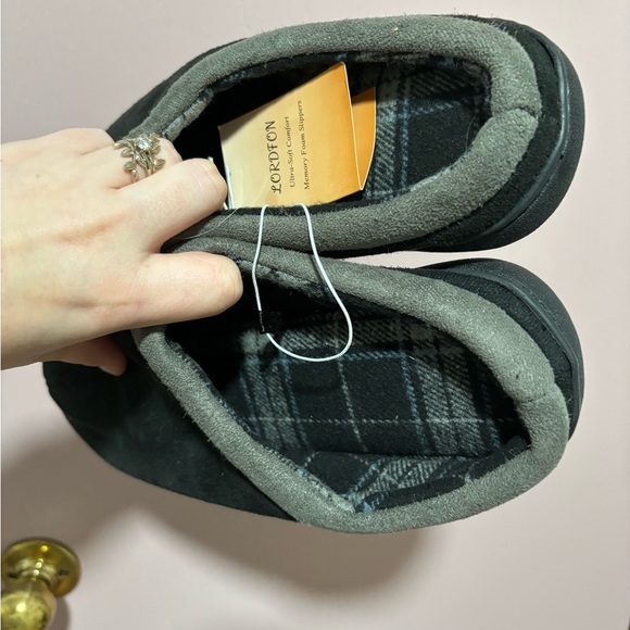 Men’s Slippers - Picture 4 of 4